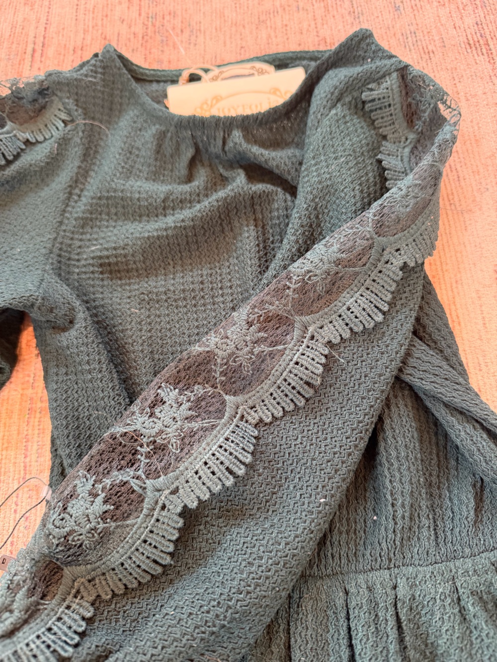 Joyfolie Hunter green Lace-Shoulder Puff Sleeve Dress - Picture 3 of 5